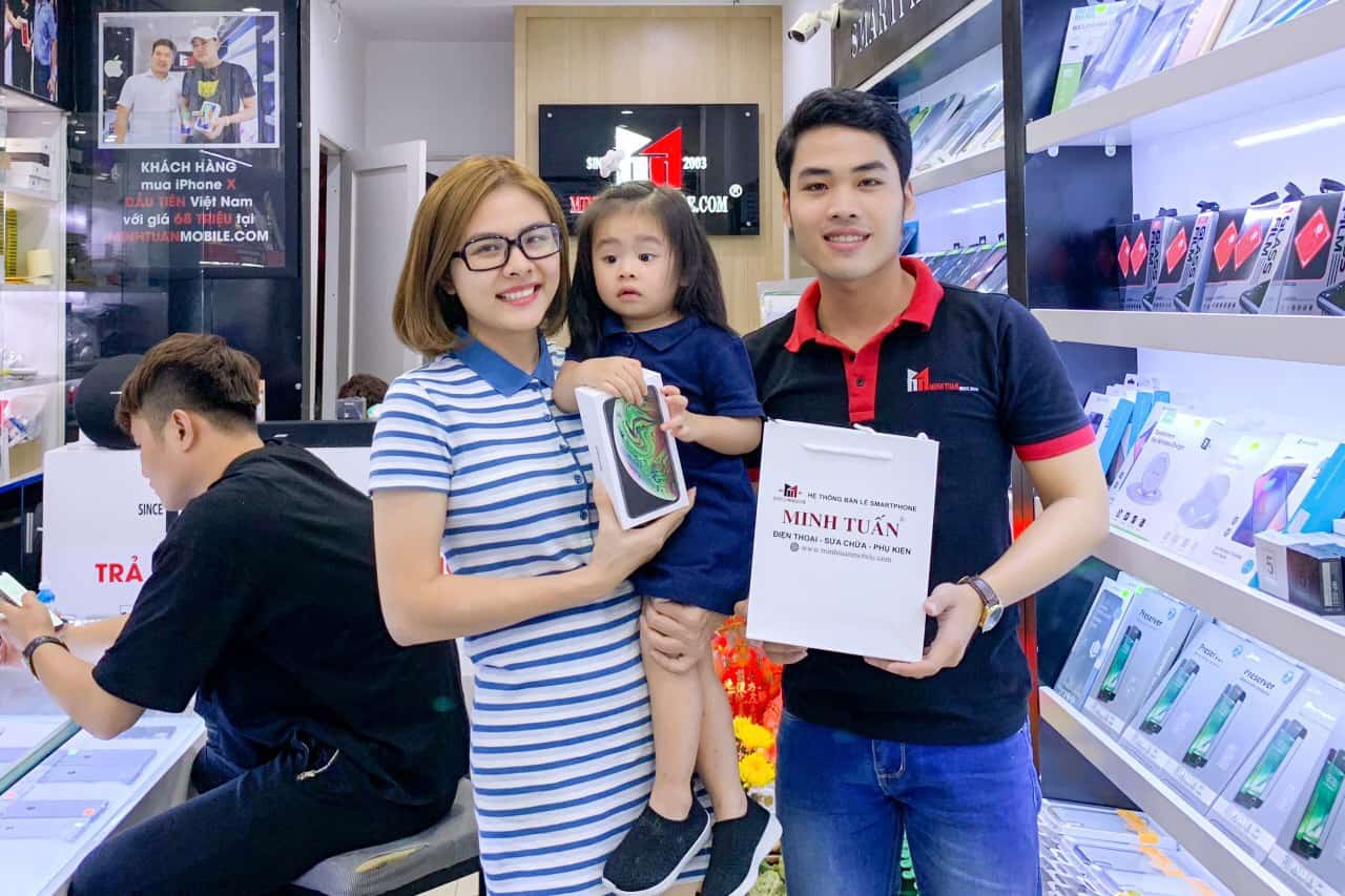 DIỄN VIÊN VÂN TRANG ĐẸP NGỌT NGÀO BÊN XS MAX