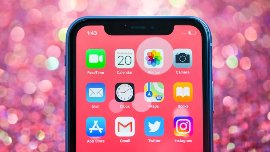 Tìm hình ảnh trên iPhone - Điện thoại iPhone có chức năng lưu trữ hình ảnh tuyệt vời. Và không chỉ thế, việc tìm kiếm hình ảnh cũng rất đơn giản và nhanh chóng. Hãy tận dụng khả năng này để lưu giữ những kỷ niệm đẹp nhất của bạn trong cuộc sống.