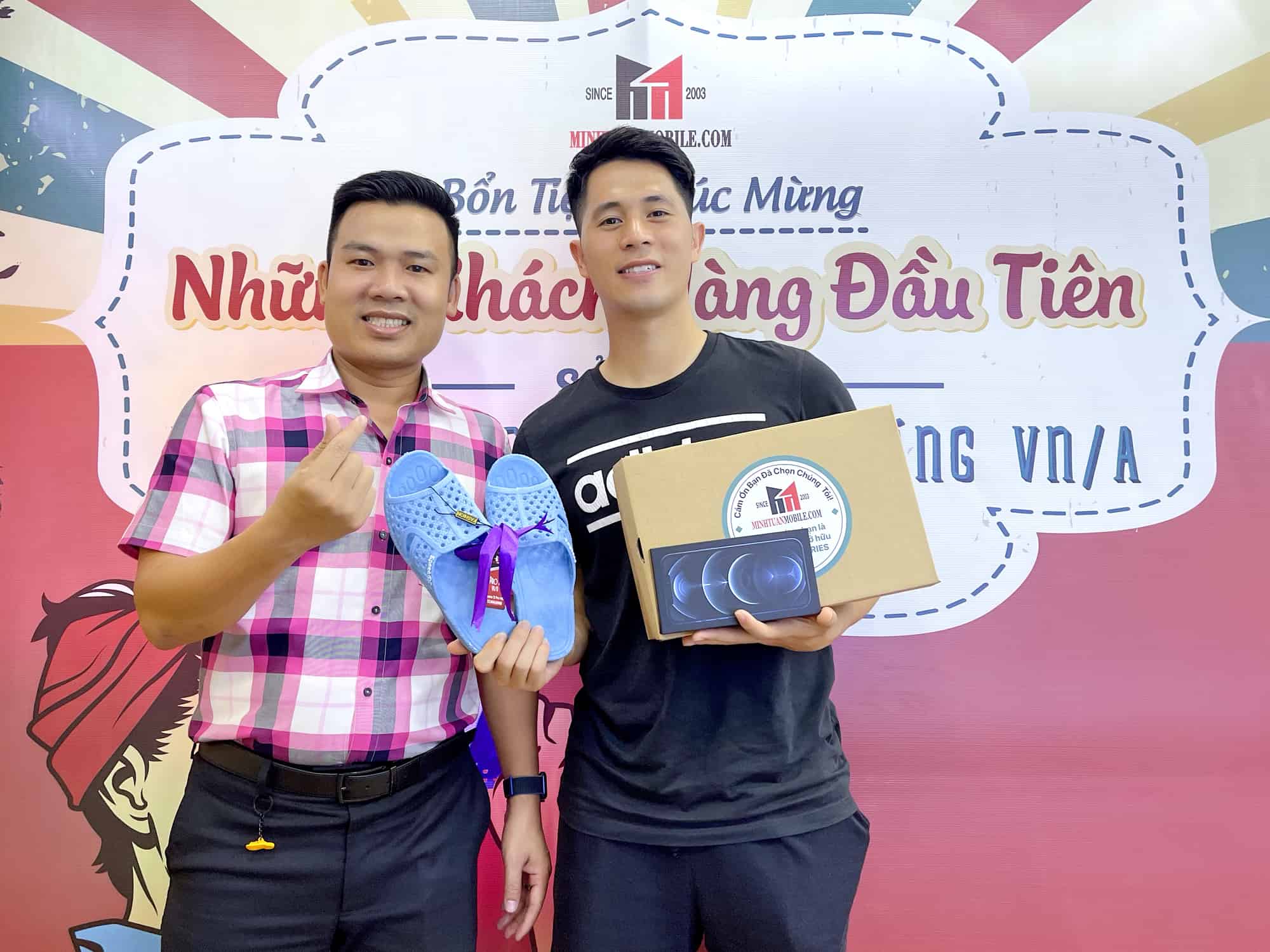 Dàn cầu thủ điển trai GHÉ MINH TUẤN “RƯỚC” 12 PROMAX VỀ NHÀ