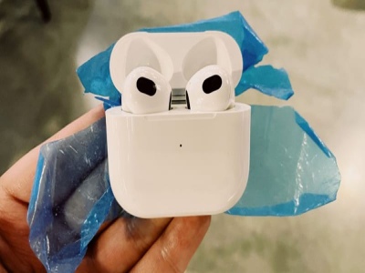 Rò rỉ hình ảnh thực tế của AirPods thế hệ thứ 3, trông giống với AirPods Pro nhưng có phần thân ngắn hơn