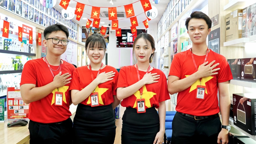 Cách chụp ảnh với cờ đỏ sao vàng cực “cháy” cho ngày Quốc khánh