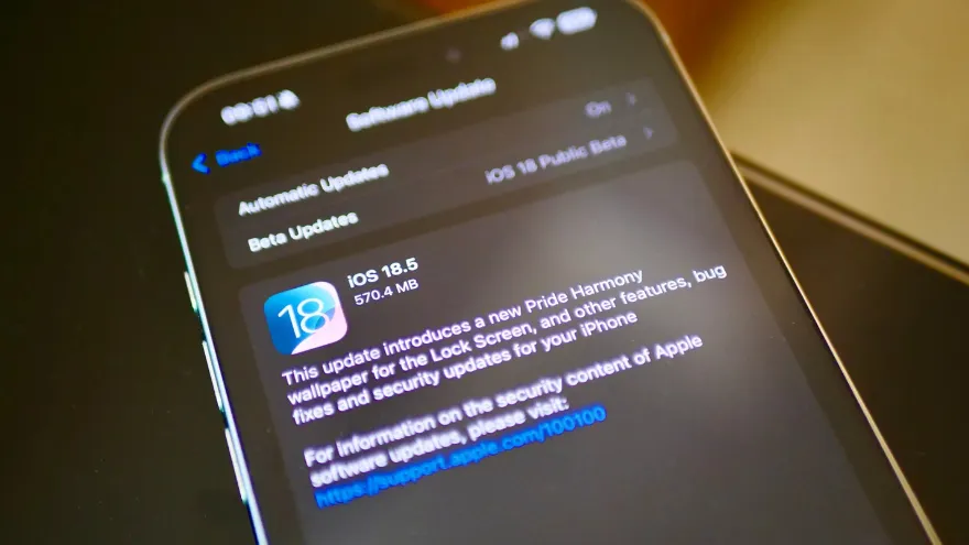 Cách khắc phục hao pin và nóng máy trên iOS 18.5