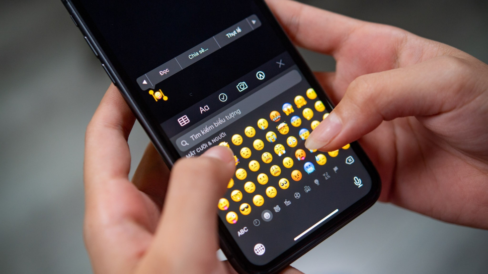 Cách tạo biểu tượng cảm xúc Emoji độc đáo mới trên iPhone