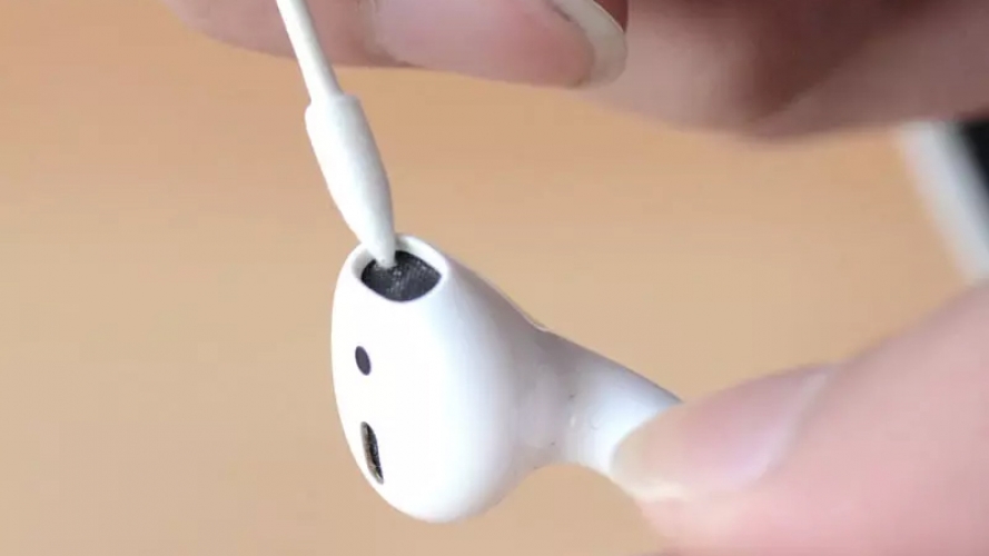 Cách vệ sinh và khử trùng AirPods hoặc AirPods Pro đúng cách