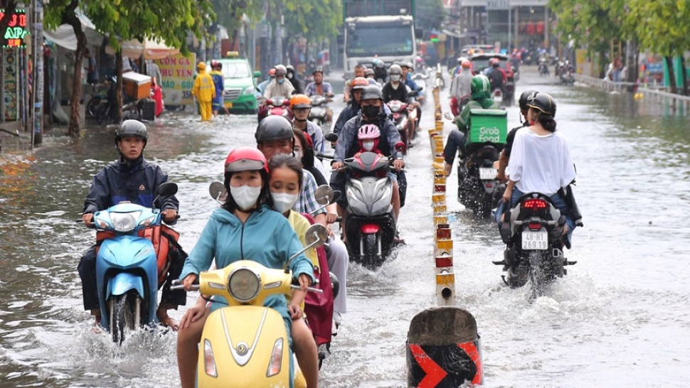 Làm sao để vui chơi lễ 2/9 an toàn, tránh bão Sao La đang đổ bộ biển Đông