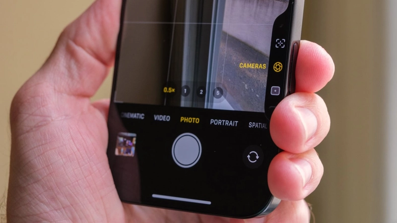 Camera Control là gì? Hướng dẫn sử dụng nút điều khiển camera tối ưu trải nghiệm quay chụp