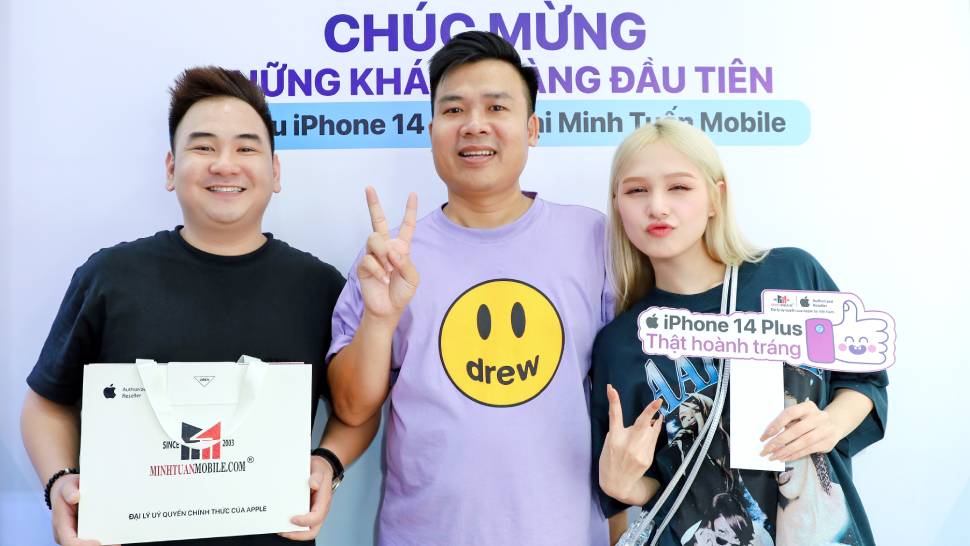 Xoài Non sánh đôi cùng Xemesis mua iPhone 14 Pro Max