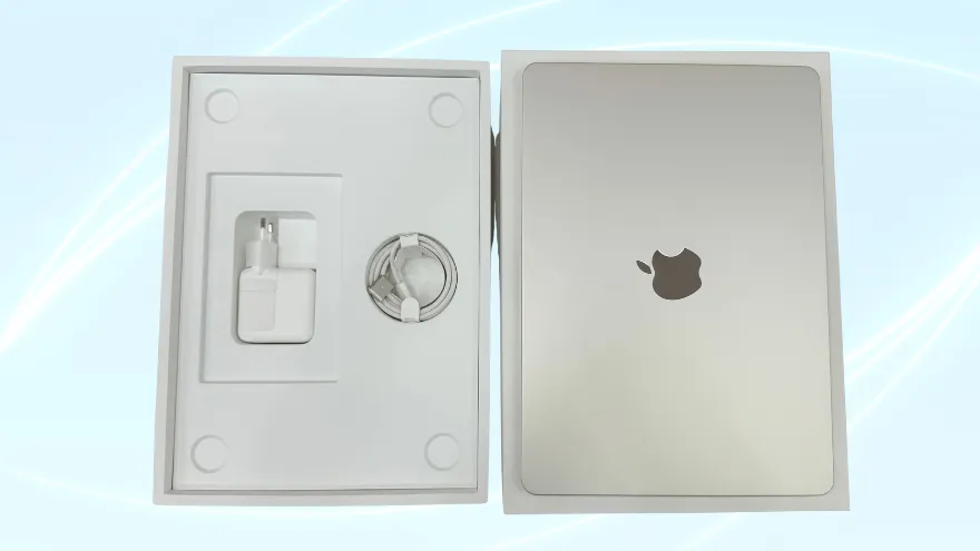 Có nên sạc iPhone bằng bộ sạc MacBook?