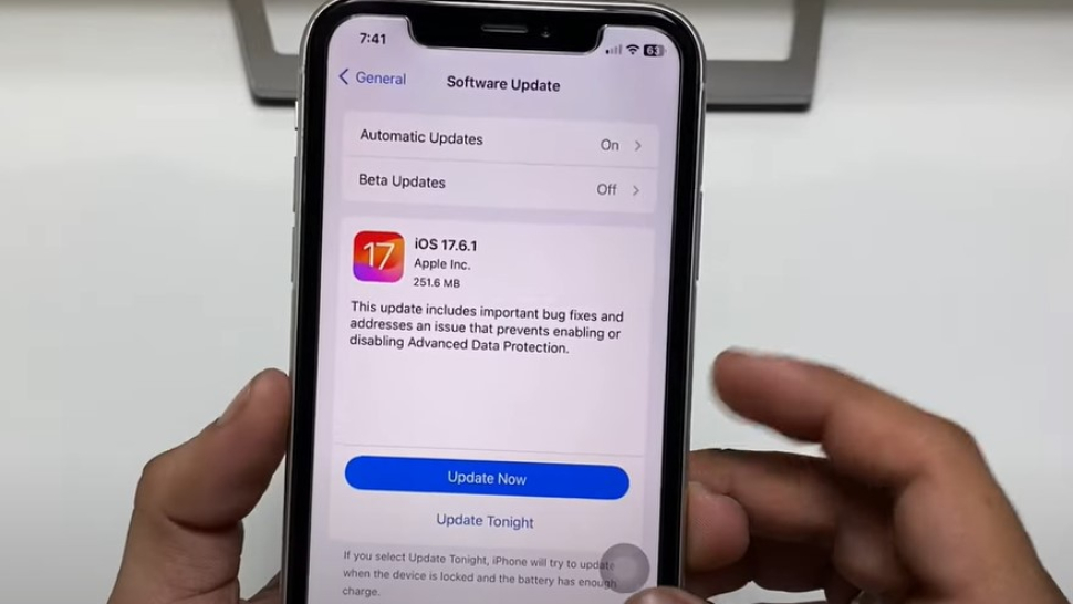 Đánh giá iOS 17.6.1 trên iPhone XR: Vẫn còn hạn chế về pin