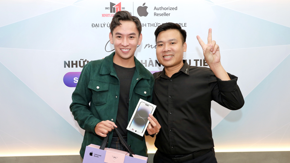 Diễn viên Huỳnh Quý điển trai sắm iPhone 14 Pro Max