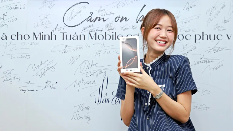 Diễn viên Nhung Gumiho sánh bước cùng iPhone 16 Pro Max