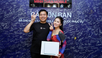 Diễn viên Tín Nguyễn năng động bên MacBook Air M2
