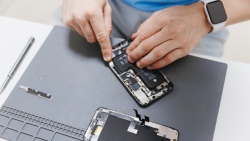 Đừng dại thay pin iPhone không chính hãng!