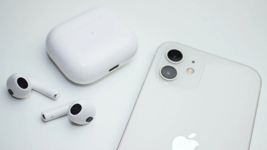 Sản lượng AirPods giảm 1/3 trong quý 3, nhưng Apple vẫn dẫn đầu thị trường tuyệt đối