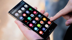 Galaxy S24 bất ngờ nhận tính năng AI mới từ One UI 8 Beta 2