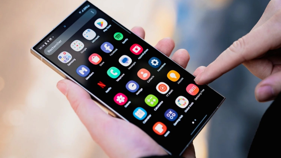Galaxy S24 bất ngờ nhận tính năng AI mới từ One UI 8 Beta 2