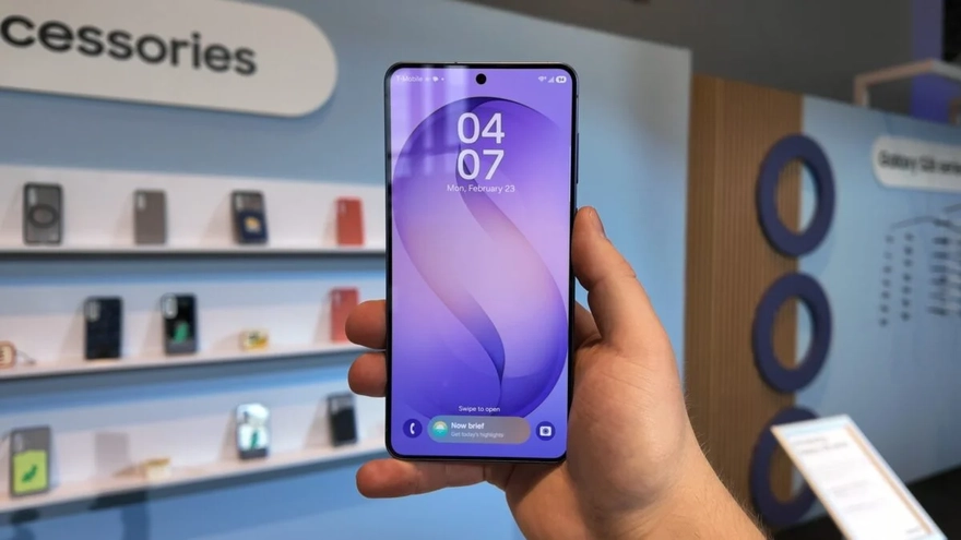 Galaxy S26 thêm ăng-ten NFC mới: Thanh toán chạm cực nhanh!