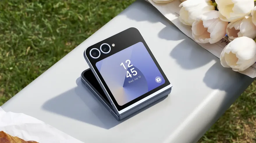 Galaxy Z Flip7: Màn hình phụ lớn hơn, viền siêu mỏng