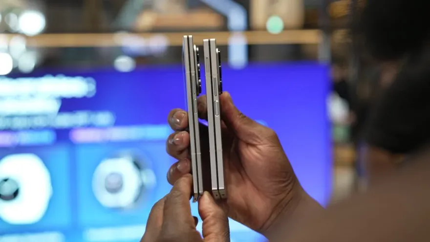 Galaxy Z Fold7 vs Galaxy Z Fold6: Có phải nâng cấp đáng giá?