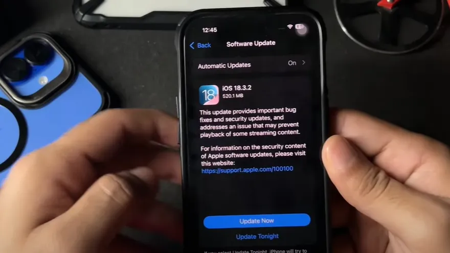 iOS 18.3.2 trên iPhone 15 và iPhone 16: Có nên cập nhật?