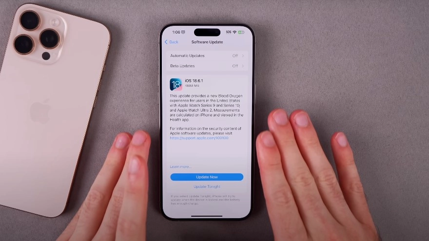 iOS 18.6.1 gặp sự cố hao pin nóng máy và cách khắc phục