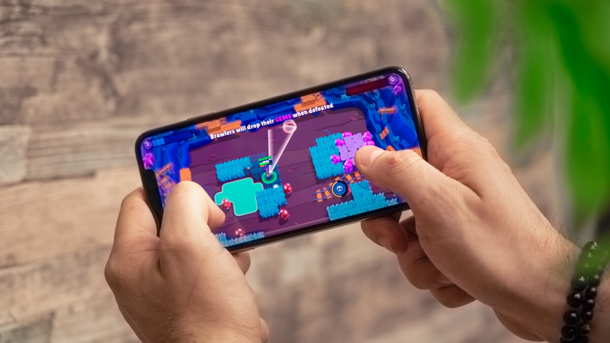 Lựa chọn dòng iPhone nào để chơi game trong năm 2023?