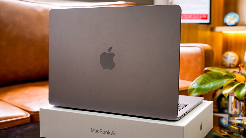 MacBook Air M2 là laptop xuất sắc nhất 2022