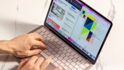 MacBook Neo “cân mượt” 50 tab Chrome và Excel nặng với 8GB RAM băng thông 60GBs