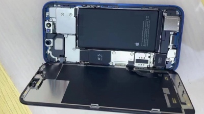 Mổ bụng iPhone 13: Xác nhận viên pin lớn hơn và 