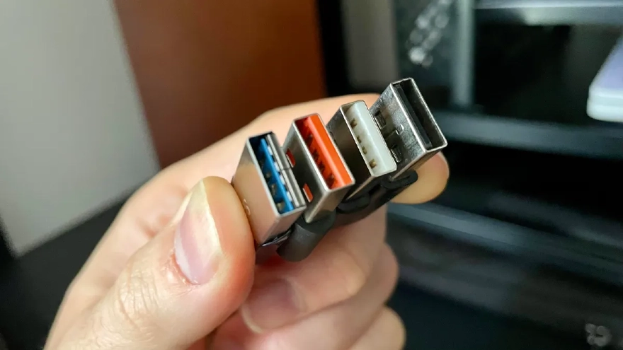 Màu sắc của cổng USB có quan trọng không?