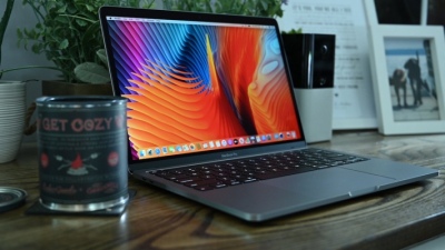MacBook tiếp tục tăng trưởng mạnh bất chấp thị trường PC bị hạn chế về nguồn cung