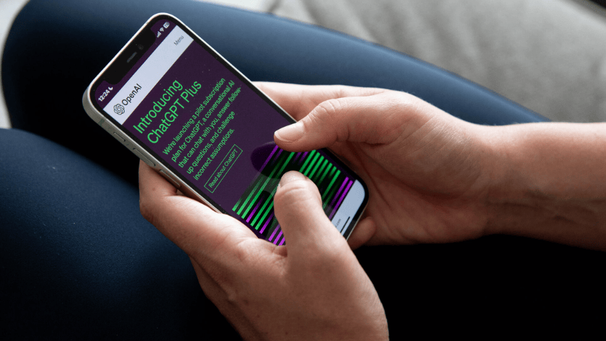 OpenAI đổi mới ChatGPT với khả năng nói và gõ song song