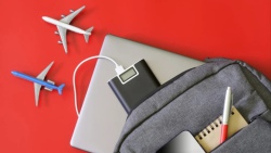 Sạc dự phòng nào được mang lên máy bay từ ngày 1 7?