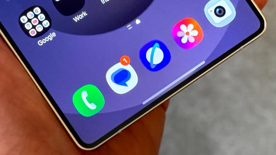 Samsung thêm tính năng tự khởi động lại sau 72 giờ khóa