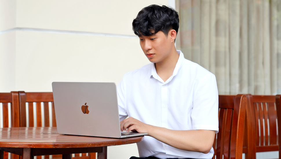 Đừng tải bất kỳ phần mềm lậu nào về MacBook, vì sao?