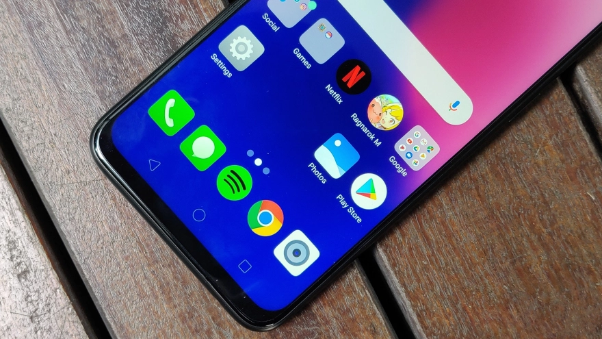 Tại sao các dòng Galaxy giá rẻ vẫn có cằm màn hình dày?