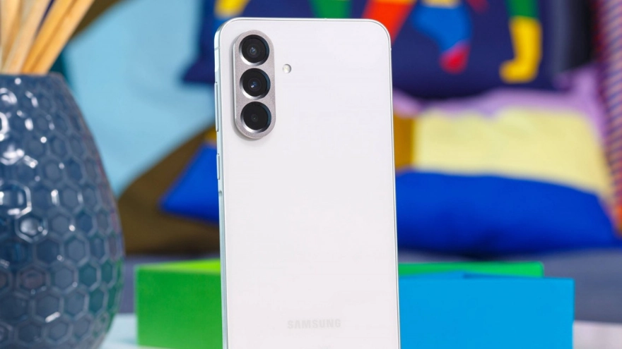 Tất tần tật về Galaxy A57: Pin 5000mAh trong thân máy 6.9mm