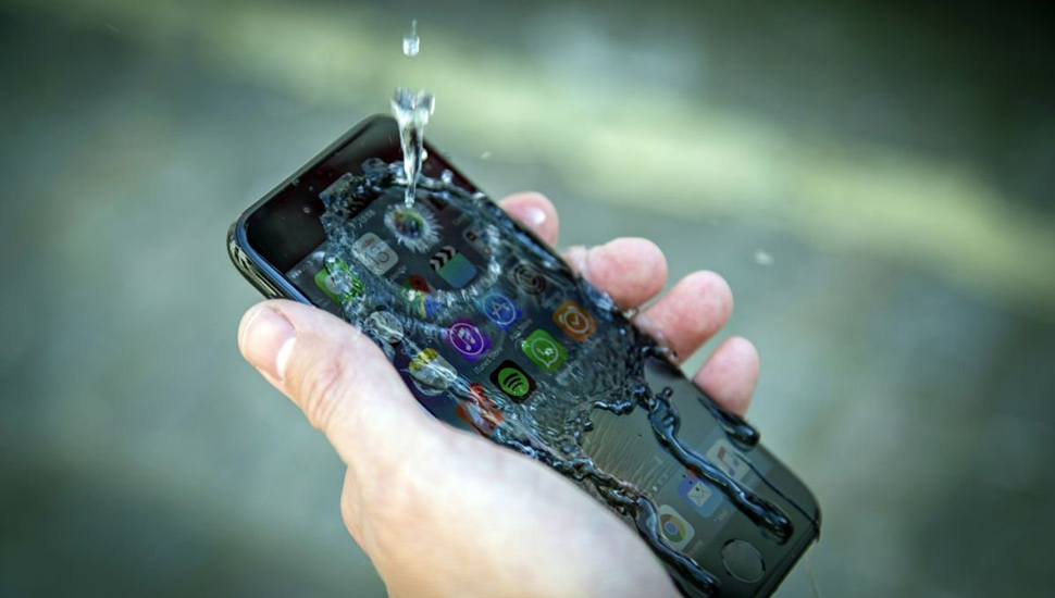 Kháng nước IP68 trên smartphone là gì? Có bao nhiêu tiêu chuẩn?