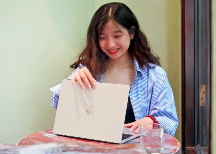 Top 3 MacBook tặng nàng nhân dịp 8 3 sắp tới