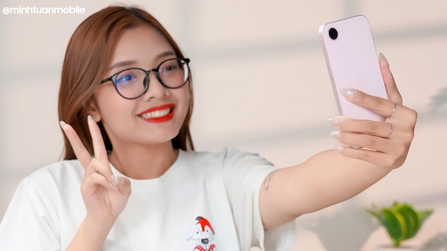 Trải nghiệm iPhone 17e Pink: Sắc hồng nàng thơ nhất 2026
