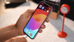 Vừa sạc vừa sử dụng có gây hại đến pin iPhone không?