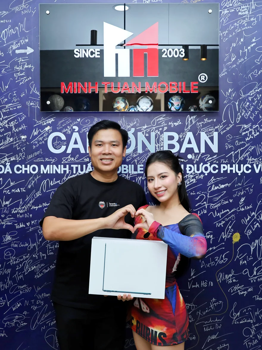 Diễn viên Tín Nguyễn năng động với MacBook Air M2