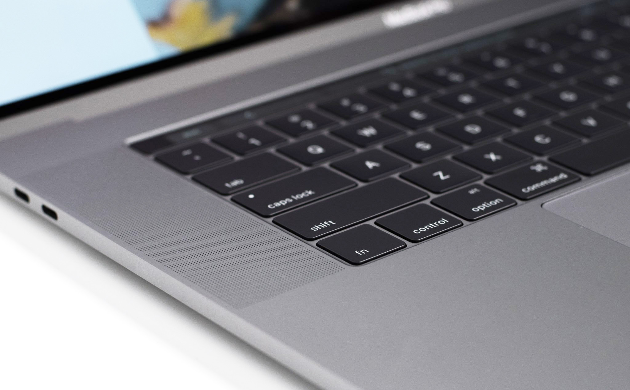 MacBook Pro 13″ M1 2020 cận cảnh thiết kế bàn phím Magic mới