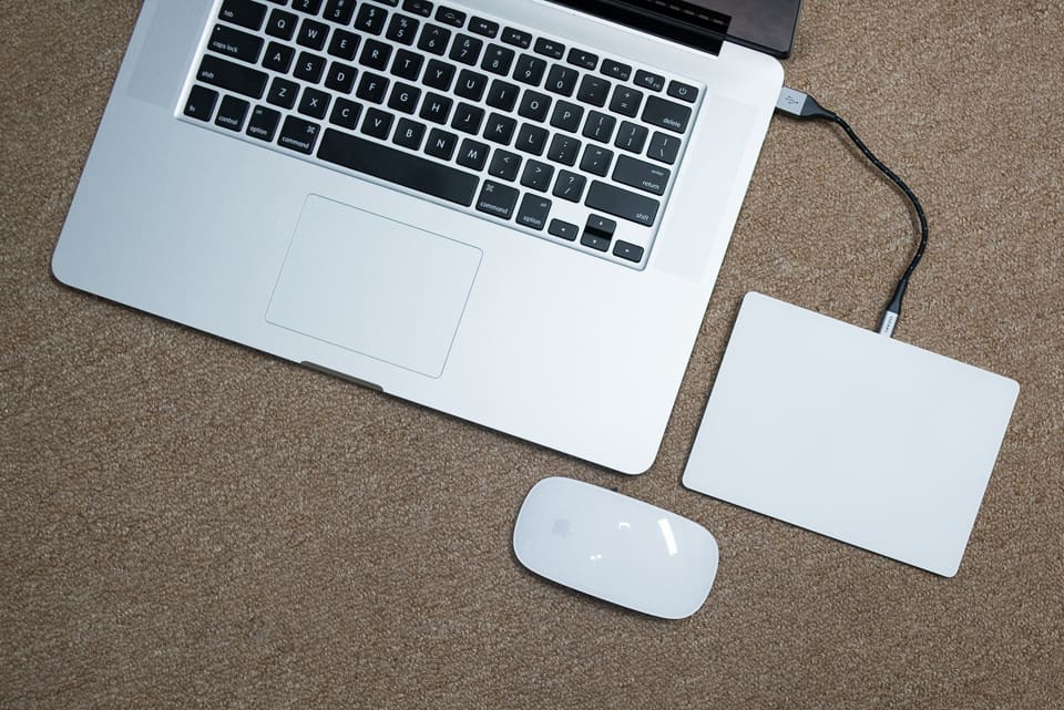Apple Magic Mouse 2 MLA02 kết nối tốc độ cao với MacBook