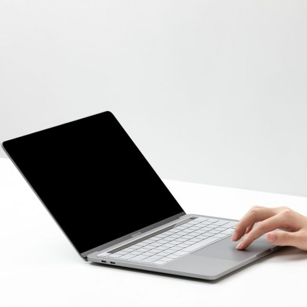 Phủ phím MacBook Air M2 M3 Pro M1 14 16 inch Innostyle Keyguard Crystal-IKC2442TRN-2