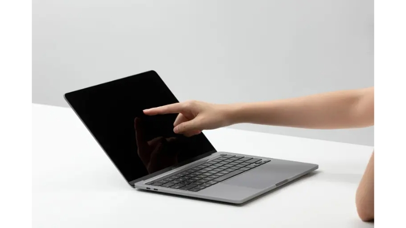 Dán màn hình MacBook Pro 14 inch M1 M2 M3 M4 M5 Innostyle Crystal Guard Tempered Glass-TG-HQ-2442-4