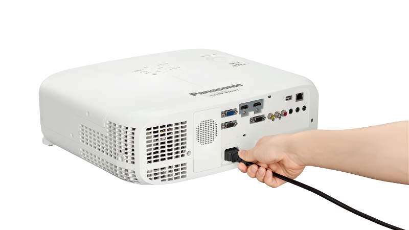 Máy chiếu Panasonic PT-VZ580-PT-VZ580-5