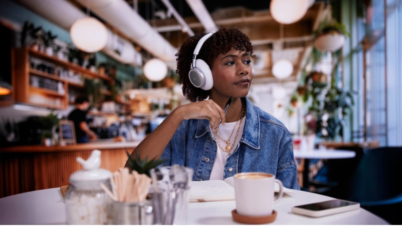 Tai nghe chụp tai JBL Live 780NC-JBLLIVE780NCBLK-18