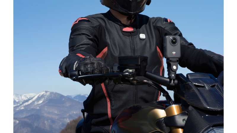 Camera hành động DJI Osmo 360 II Limitless Riding Combo-OQ002LRC-10